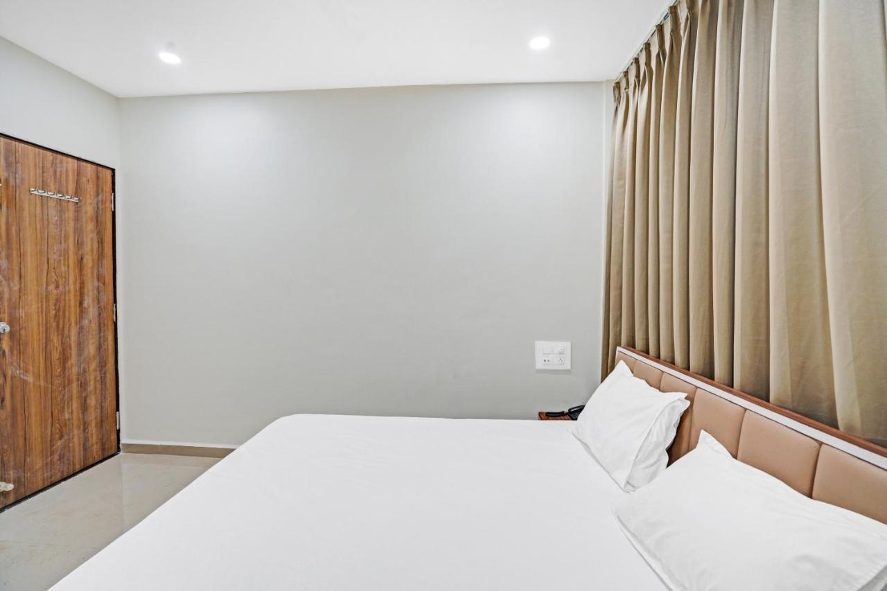 Collection O 83775 Hotel 4King สุรัต ภายนอก รูปภาพ