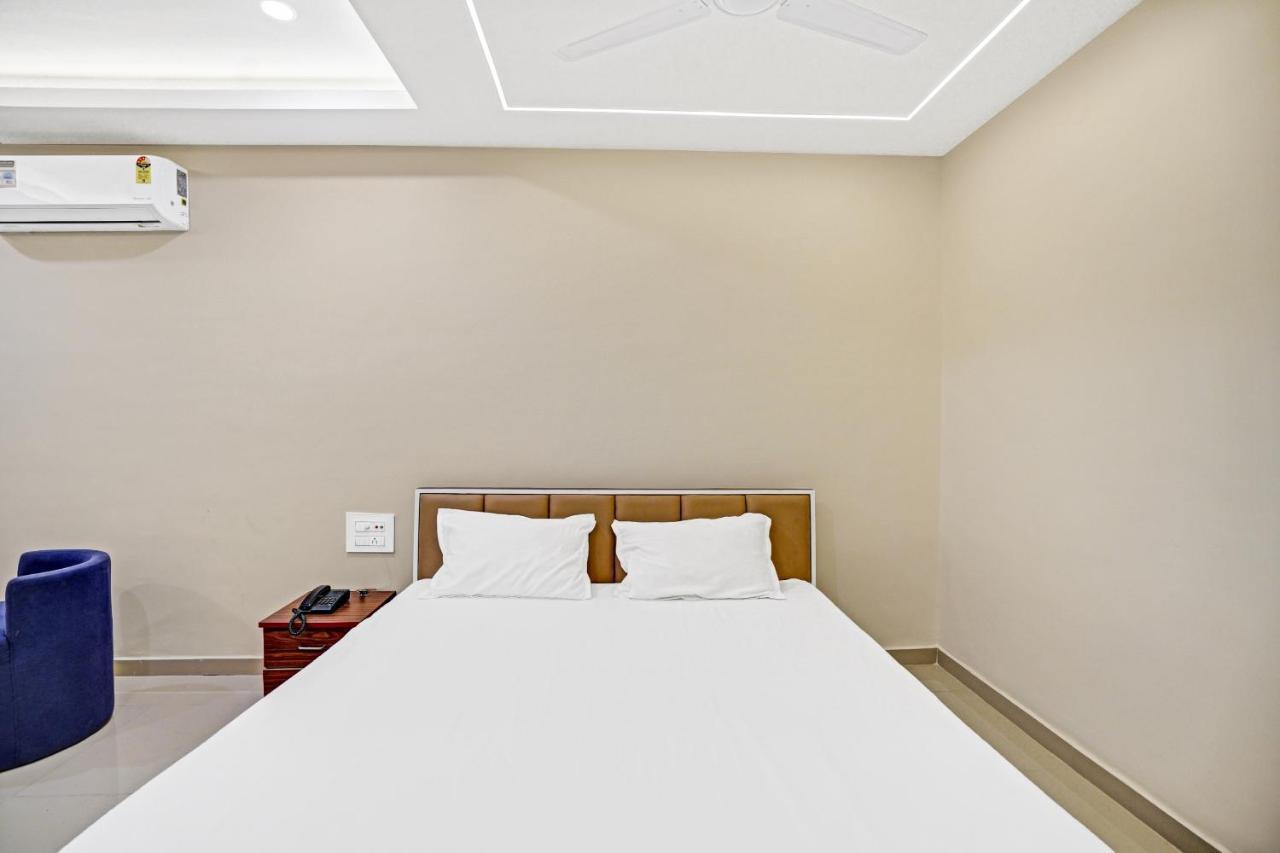 Collection O 83775 Hotel 4King สุรัต ภายนอก รูปภาพ